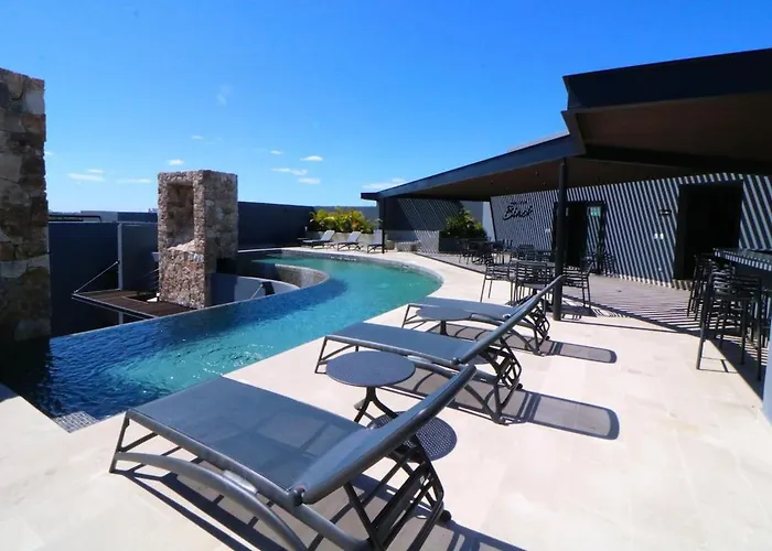 Luxurious 2br In With Breathtaking Views *